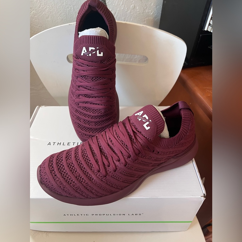 APL Techloom Wave Men’s 7.5 / Women’s 9 (run small) EU 40